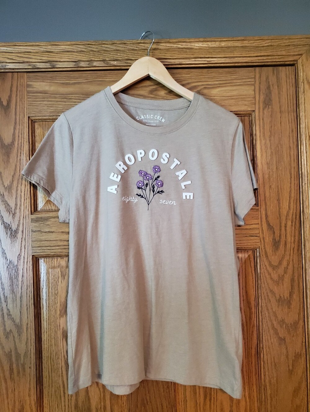 Aeropostale Classic Crew Graphic Tee Size XXL | Tan Floral.